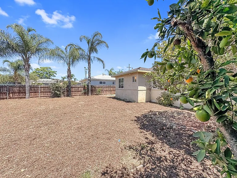 839 N Midway Dr — Photo 19