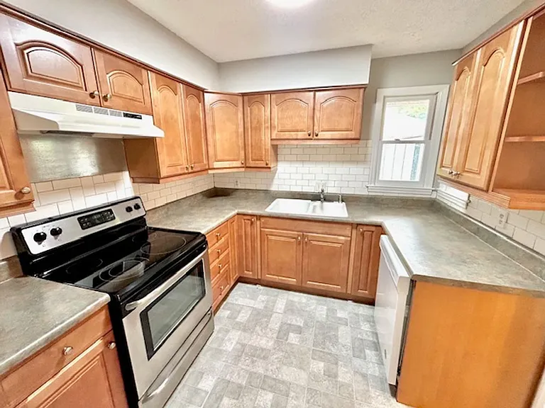 119 Crescent Cir — Photo 12