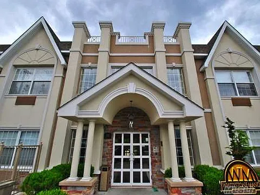 Sold by RD Empire Realty | media 1