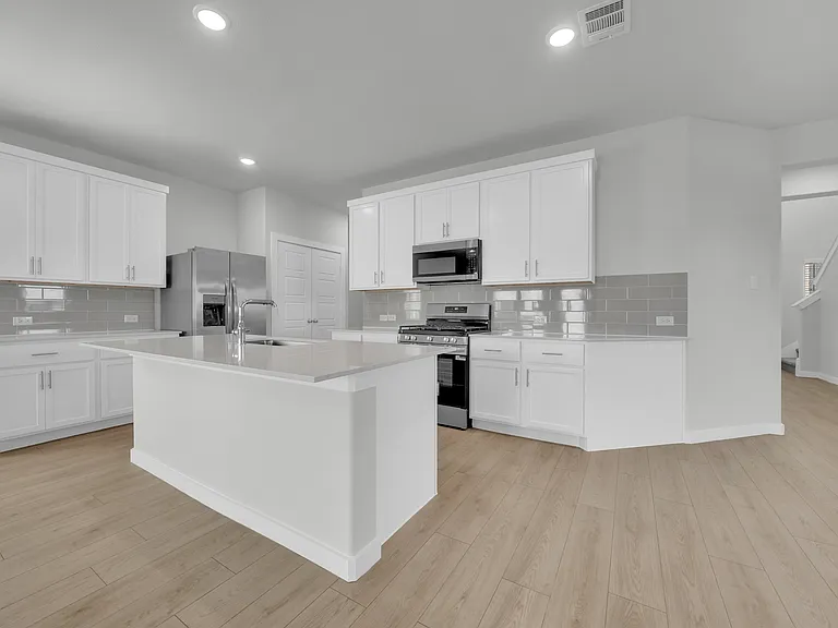 305 Millwood Ln — Photo 18