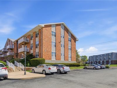 43 Bullocks Point Ave APT 8B, Riverside, RI, 02915