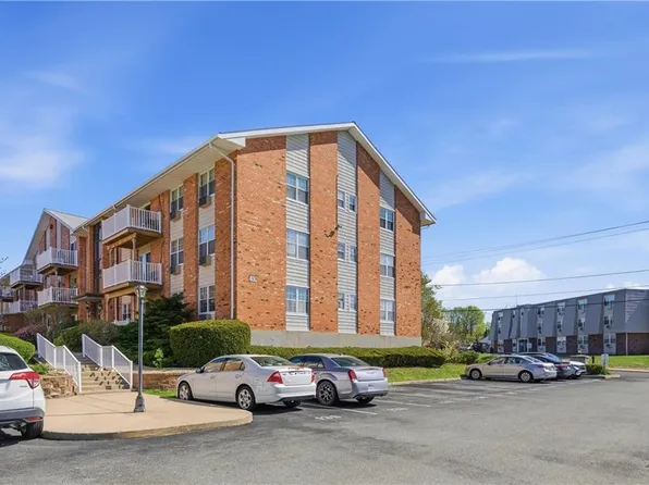 43 Bullocks Point Ave APT 8B, Riverside, RI 02915