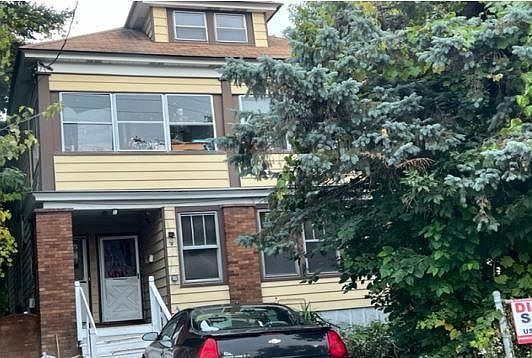 1st image of 114 McChesney Park Dr