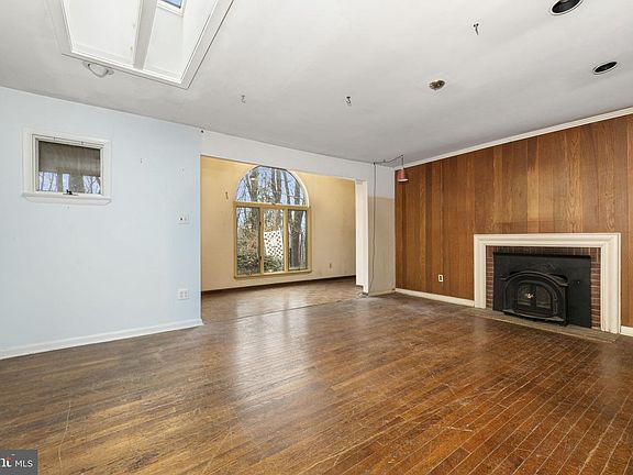 5th image of 230 Jug Hollow Rd