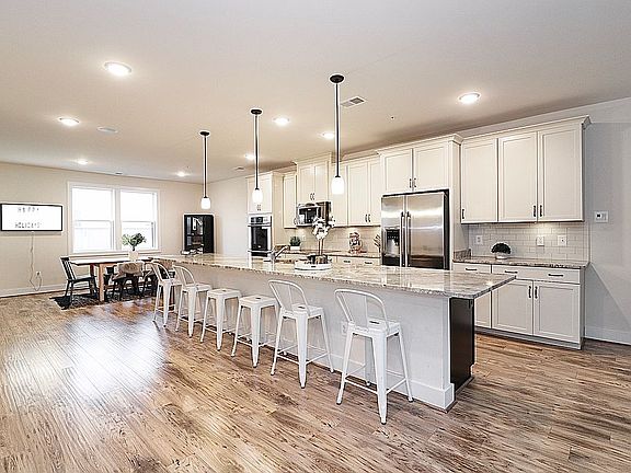 5th image of 44744 Tiverton Sq