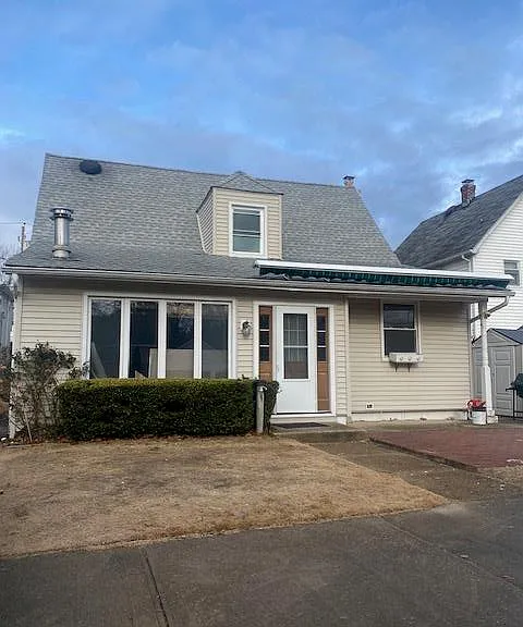 12 Bayview Ave — Photo 18