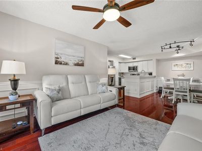 1230 Wildwood Lakes BLVD #102, Naples, FL, 34104