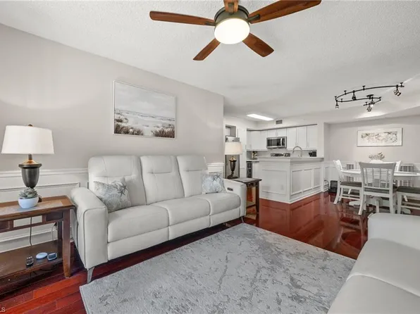 1230 Wildwood Lakes BLVD #102, NAPLES, FL 34104