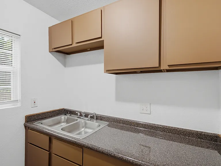 2538 Stovall Dr — Photo 4