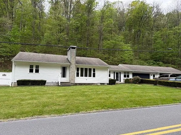 1594 Soap Hollow Rd, Johnstown, PA 15905