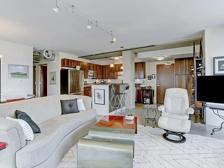 800 Brazos St #1107 — Photo 25