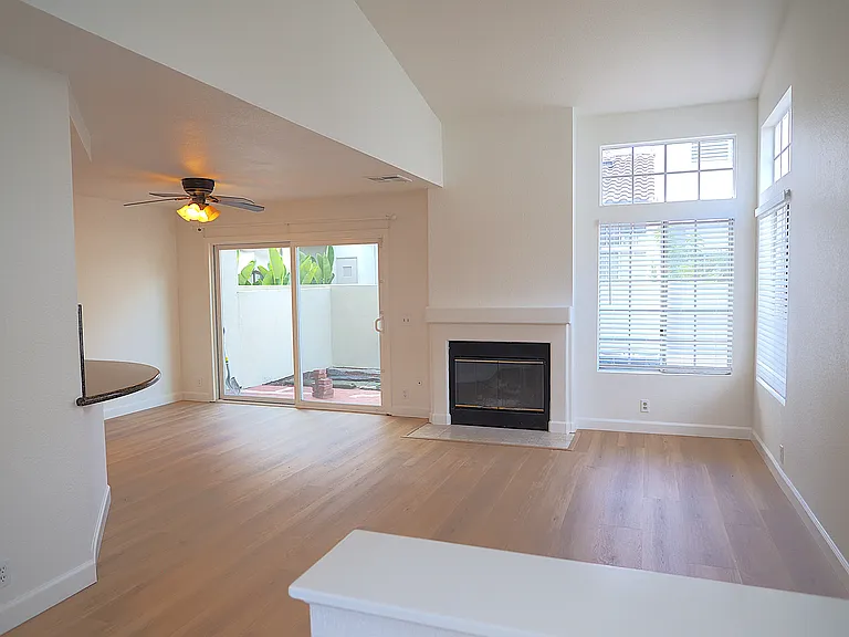 108 Almador — Photo 4