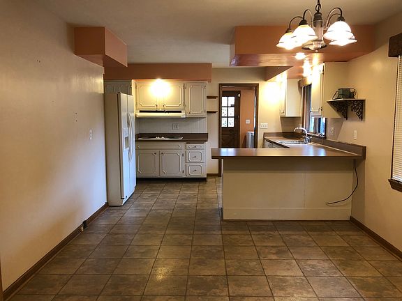 4th image of 2107 Delcy Dr