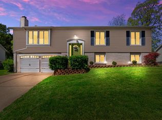 1417 Mont Dore Dr, Ballwin, MO