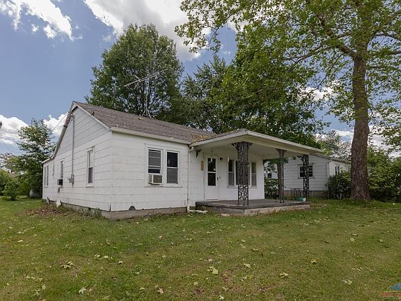 4th image of 412 E Main St