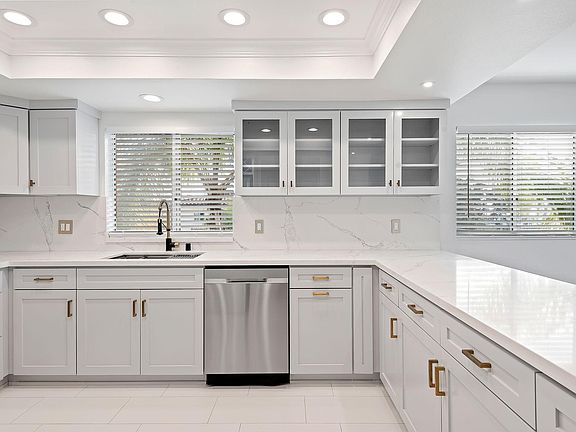 5th image of 505 Manhattan Beach Blvd #6