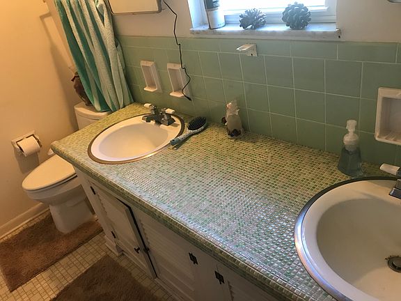 4th image of 8048 Hoover Ln