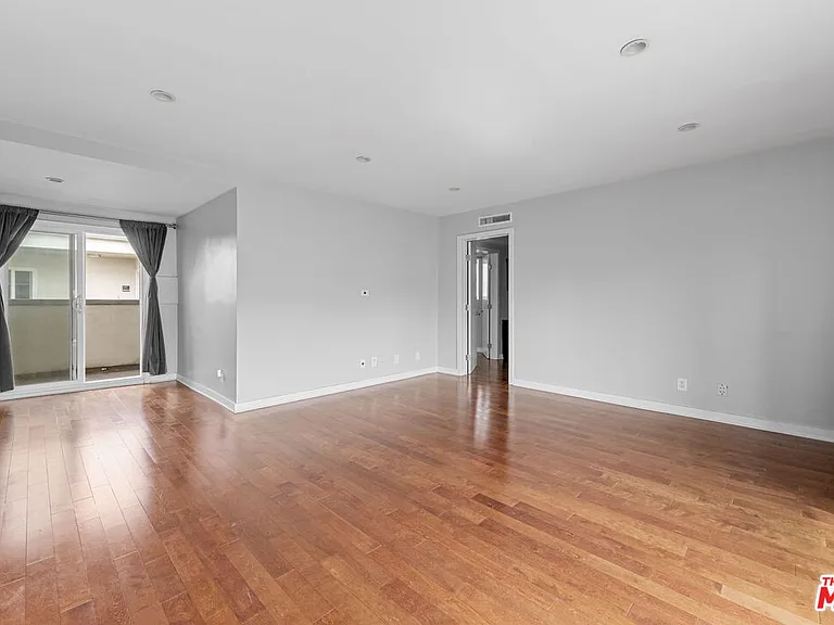 811 S Bedford St #301 — Photo 10