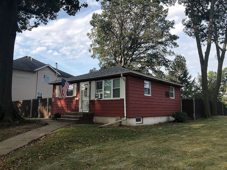 114 Crafton ave 