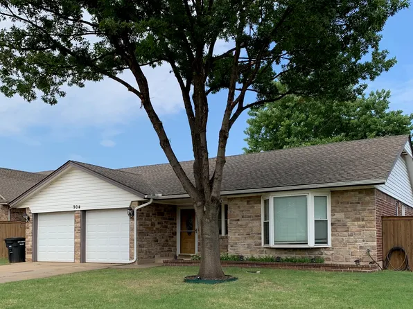 904 S Patterson Dr, Moore, OK 73160