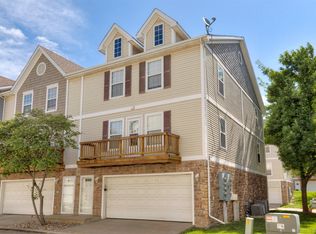 1115 Fieldstone Ln, Pleasant Hill, IA 50327
