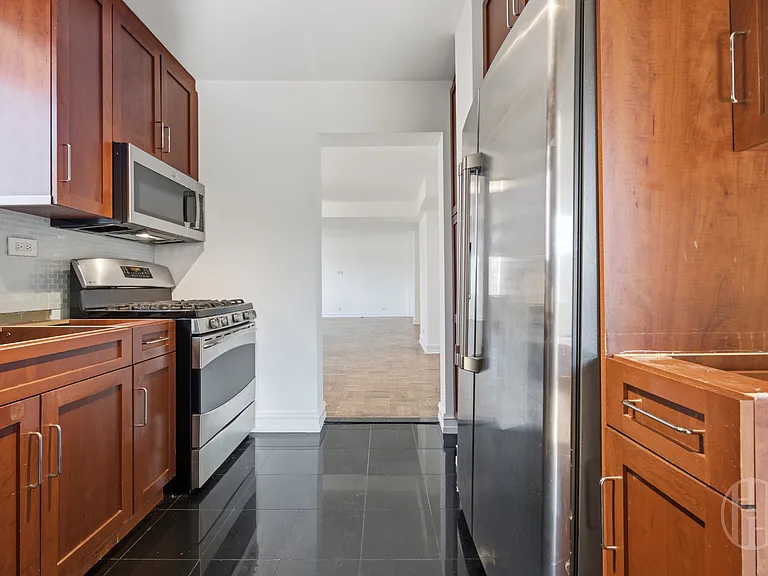 200 E 71st St #21A — Photo 9
