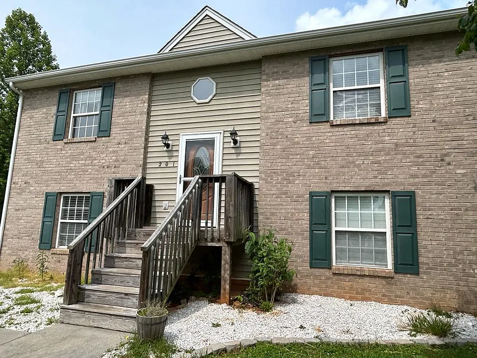 201 Dove Ct