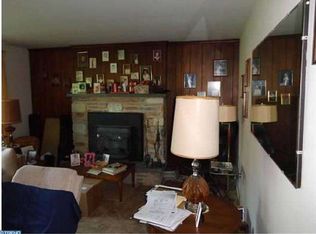 933 E Maple Dr, Southampton, PA 18966