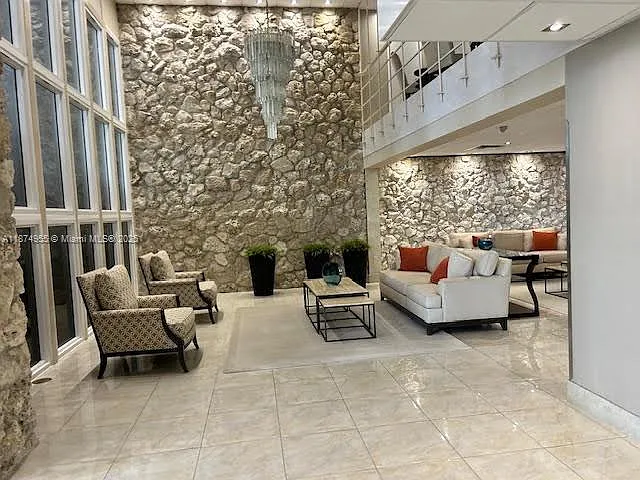 3111 N Ocean Dr — Photo 12