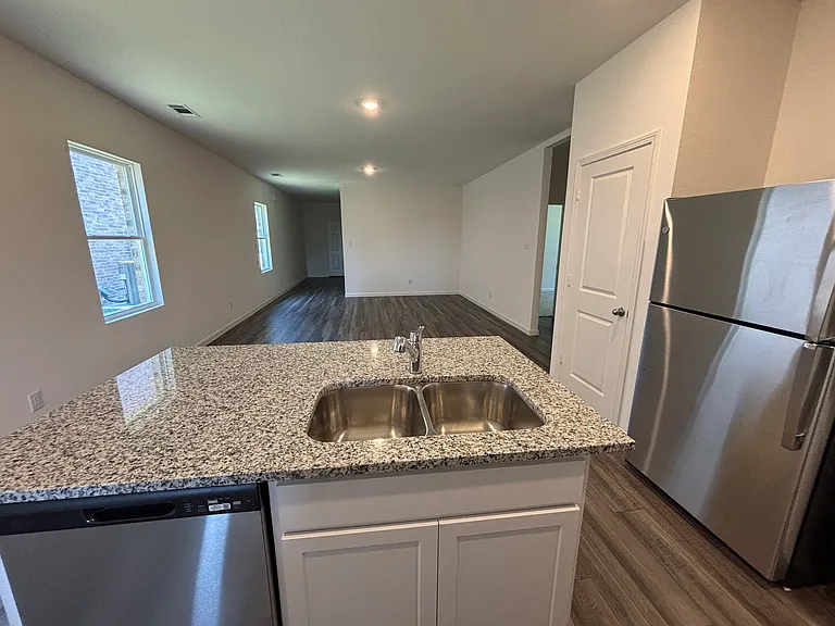 5512 Hastings Ln — Photo 7