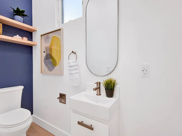 2354 E Poppy St — Photo 16