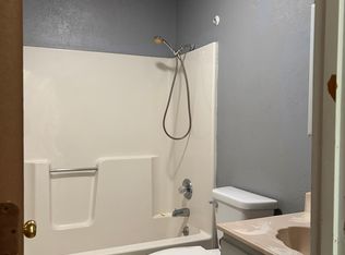 1006 E Griggs St #B, Marion, IL 62959