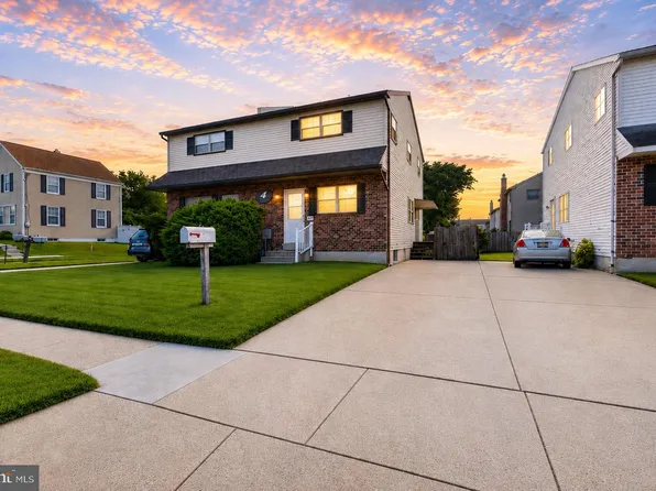 21 Upland Rd, Brookhaven, PA 19015