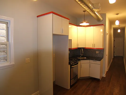 Rented by Joel Weisz, LREB | media 43