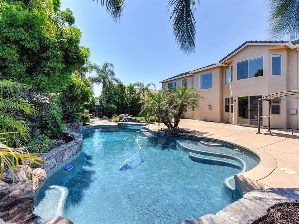 1st image of 1864 Saint Basil Cir