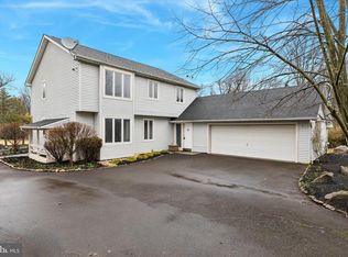 1734 Hallman Dr, Blue Bell, PA 19422