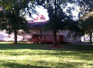 911 Baker St, Baldwin City, KS 66006