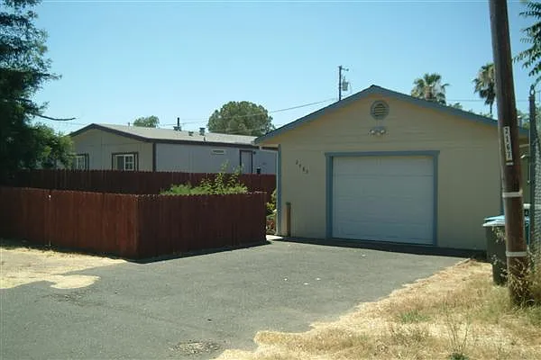 2485 A St photo 1