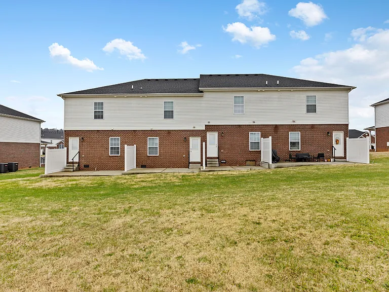 730 Village Creek Dr — Photo 10
