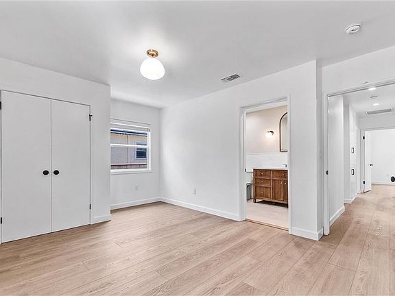 5th image of 905 Arwin St