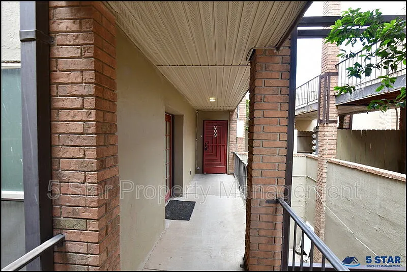 2 bed, 2.0 bath, 1000 sqft, $1,350 — Photo 2