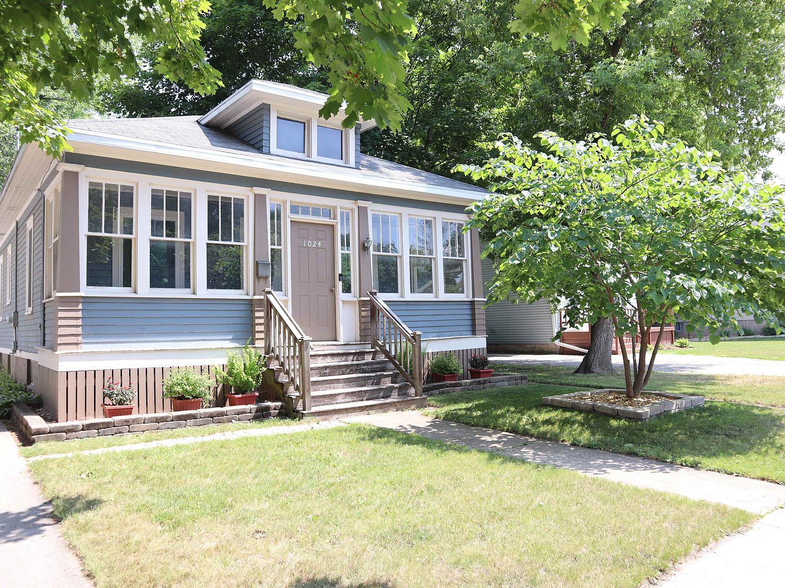 1024 Dousman St, Green Bay, WI 54303 Zillow