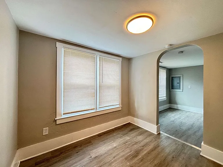 30-32 Lagonda Ave — Photo 43
