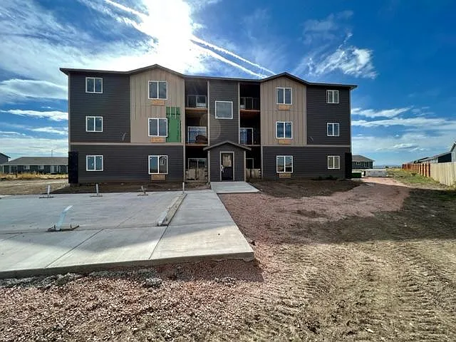 2 bed, 1144 sqft, $1,175 — Photo 2