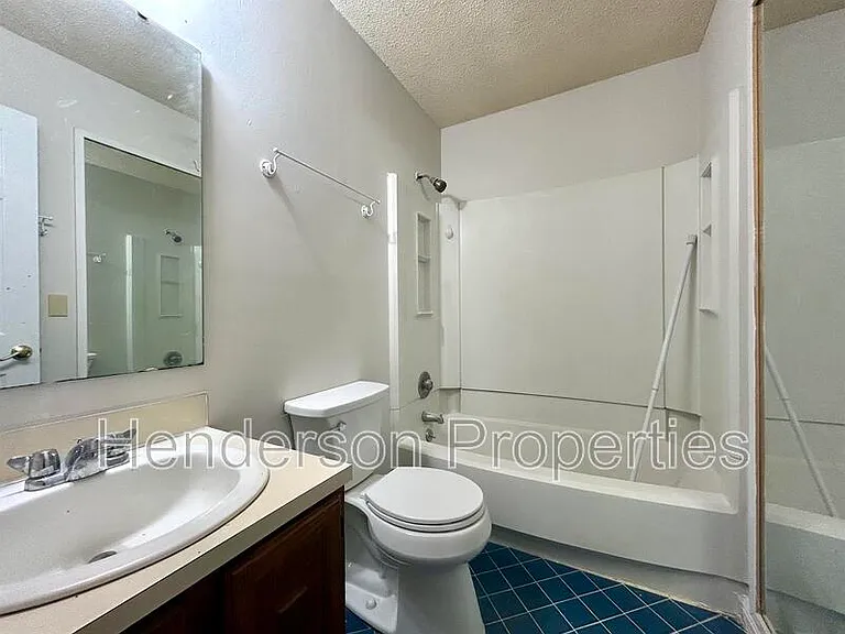 6718 Park Hickory Dr — Photo 10