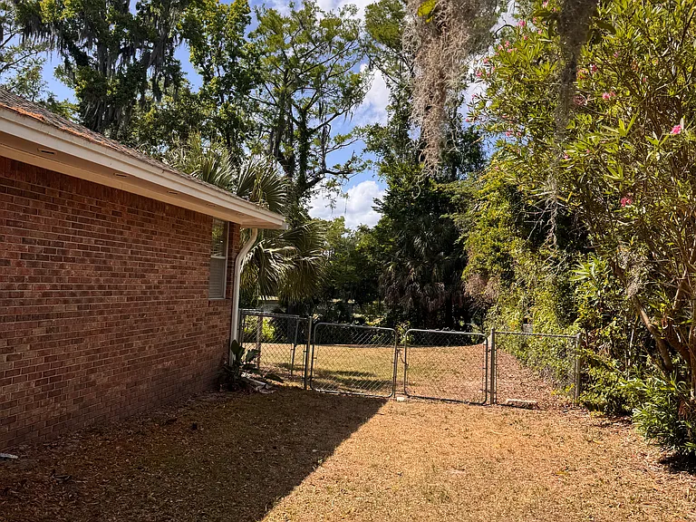 700 Governors Cir — Photo 4