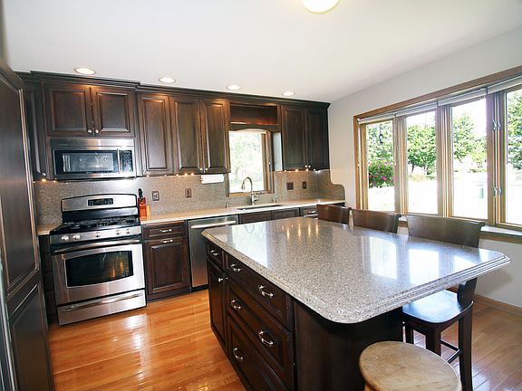 4th image of 11308 Brook Crossing Ct