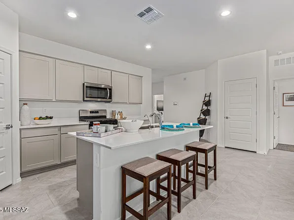 9793 E Gray Hawk Dr, Tucson, AZ 85730