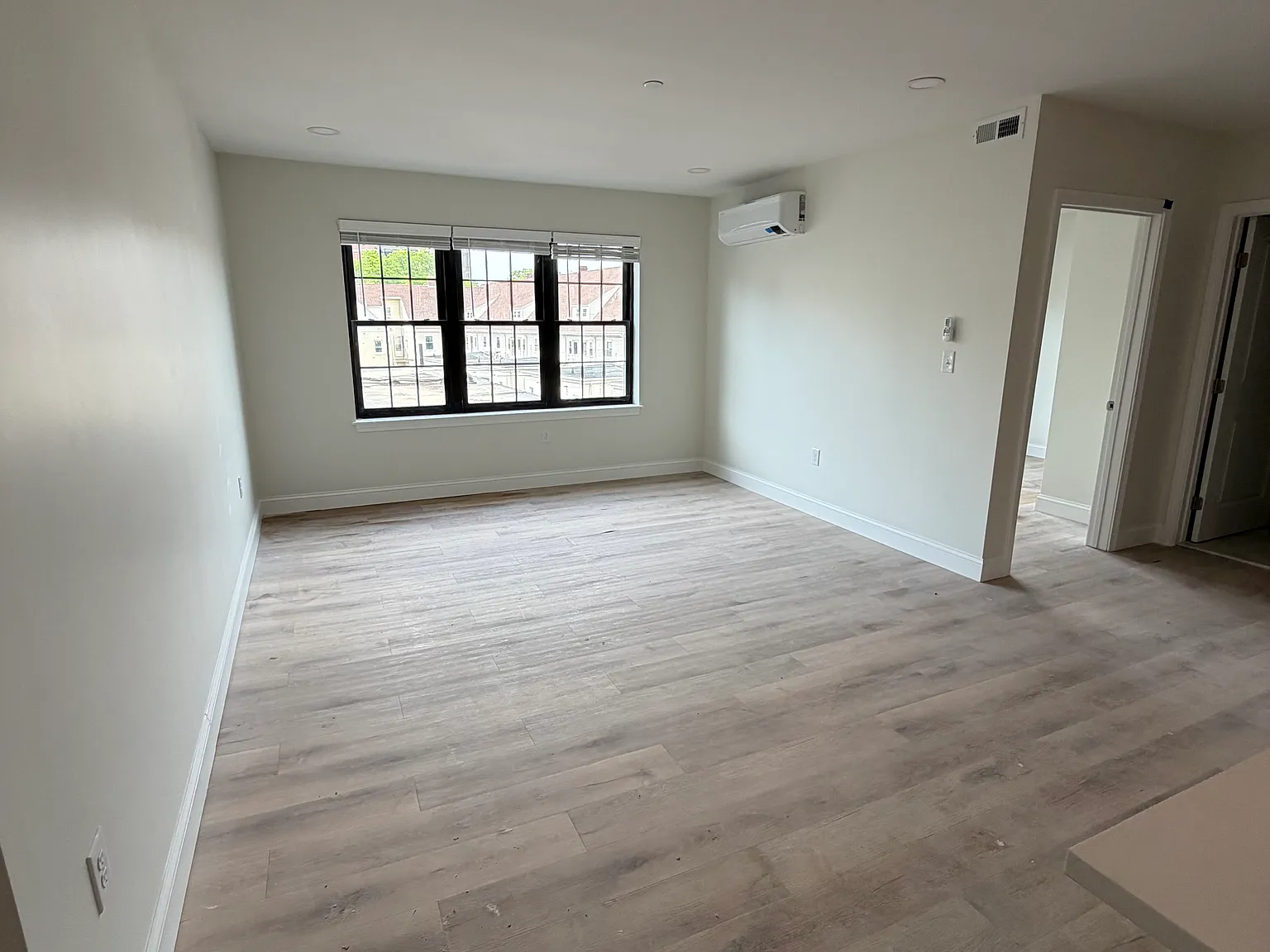 1 bed, 2.0 bath, 900 sqft, $3,595 — Photo 2