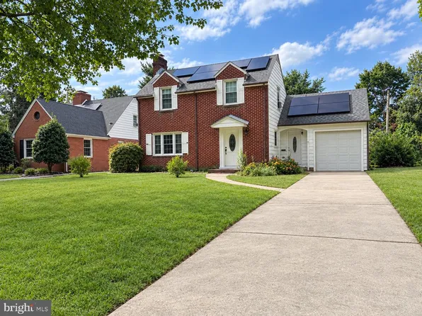 31 Fenwick Dr, Carneys Point, NJ 08069